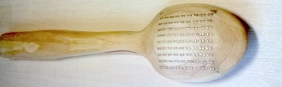 spoon with an electronic dots matrix
